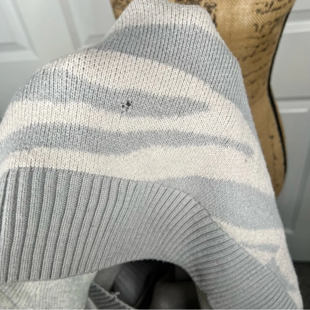 Sz S VARLEY Calvert Grey Zebra Print Merino Wool Blend $175 MSRP